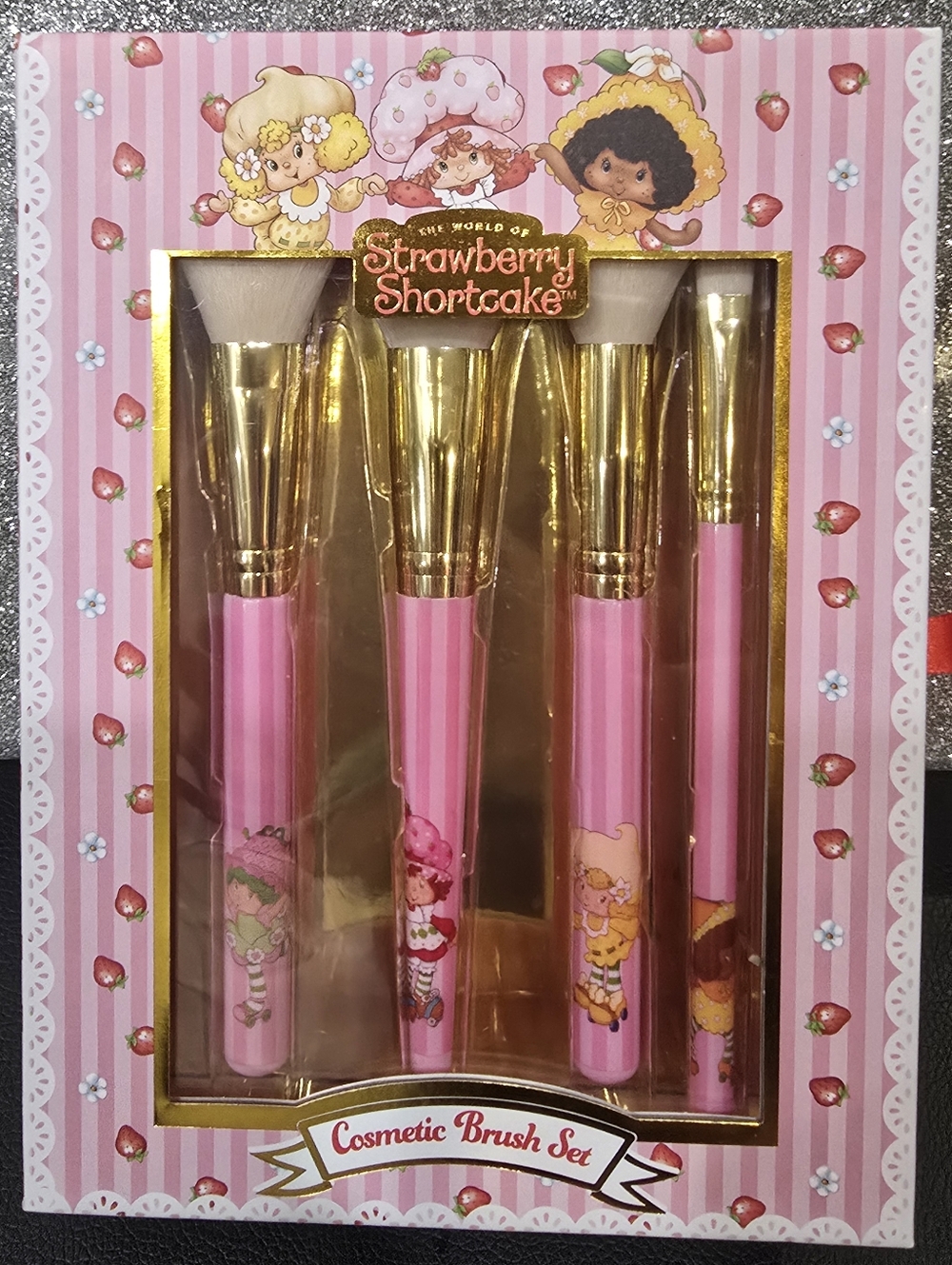 Taste Beauty X Strawberry Shortcake 4-PC Logo Cosmetic Brush Set - Picture 3 of 7